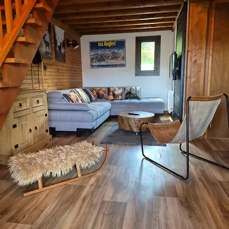 8 Couchages A 100m Du Bas Des Pistes Et Commerces Chalet